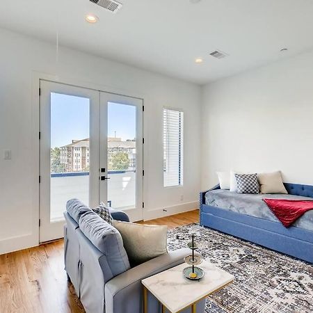 4 Story Home Mins To Downtown Houston With City Views Exterior photo