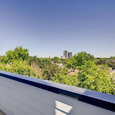 4 Story Home Mins To Downtown Houston With City Views Exterior photo