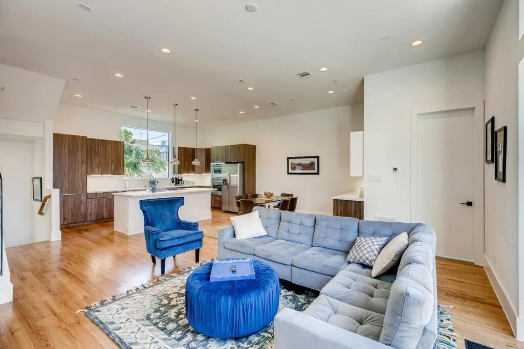 4 Story Home Mins To Downtown Houston With City Views Exterior photo