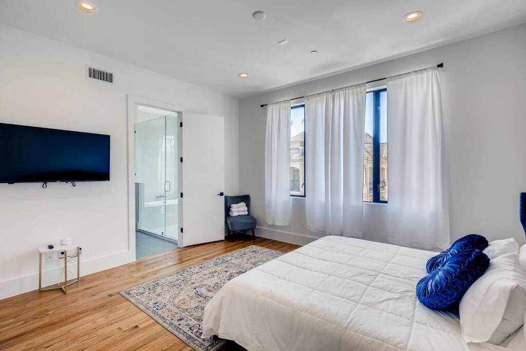 4 Story Home Mins To Downtown Houston With City Views Exterior photo