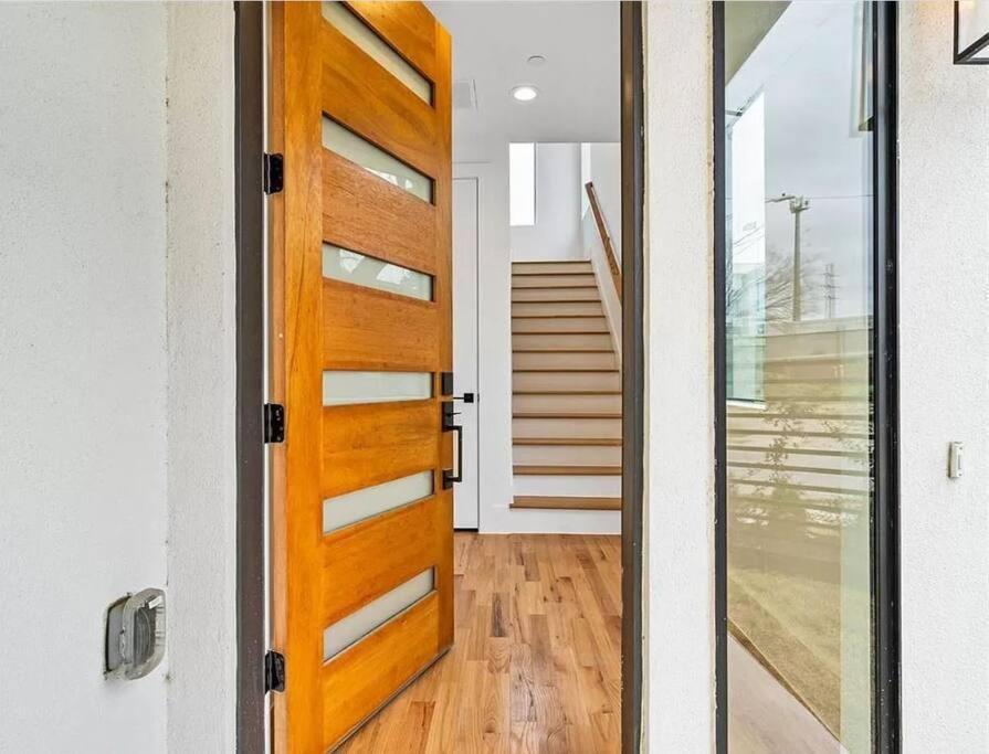 4 Story Home Mins To Downtown Houston With City Views Exterior photo