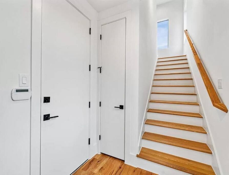 4 Story Home Mins To Downtown Houston With City Views Exterior photo