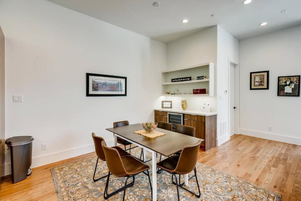 4 Story Home Mins To Downtown Houston With City Views Exterior photo