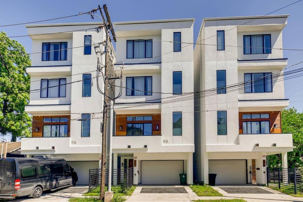 4 Story Home Mins To Downtown Houston With City Views Exterior photo